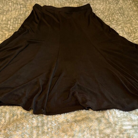 Chico's size 0 flared Traveler midi skirt in black - Picture 2 of 3
